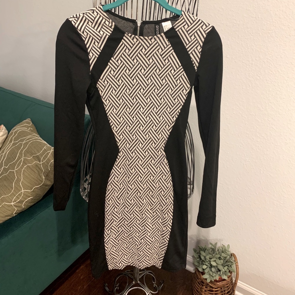 Super fitted minidress Black and Creme size 4